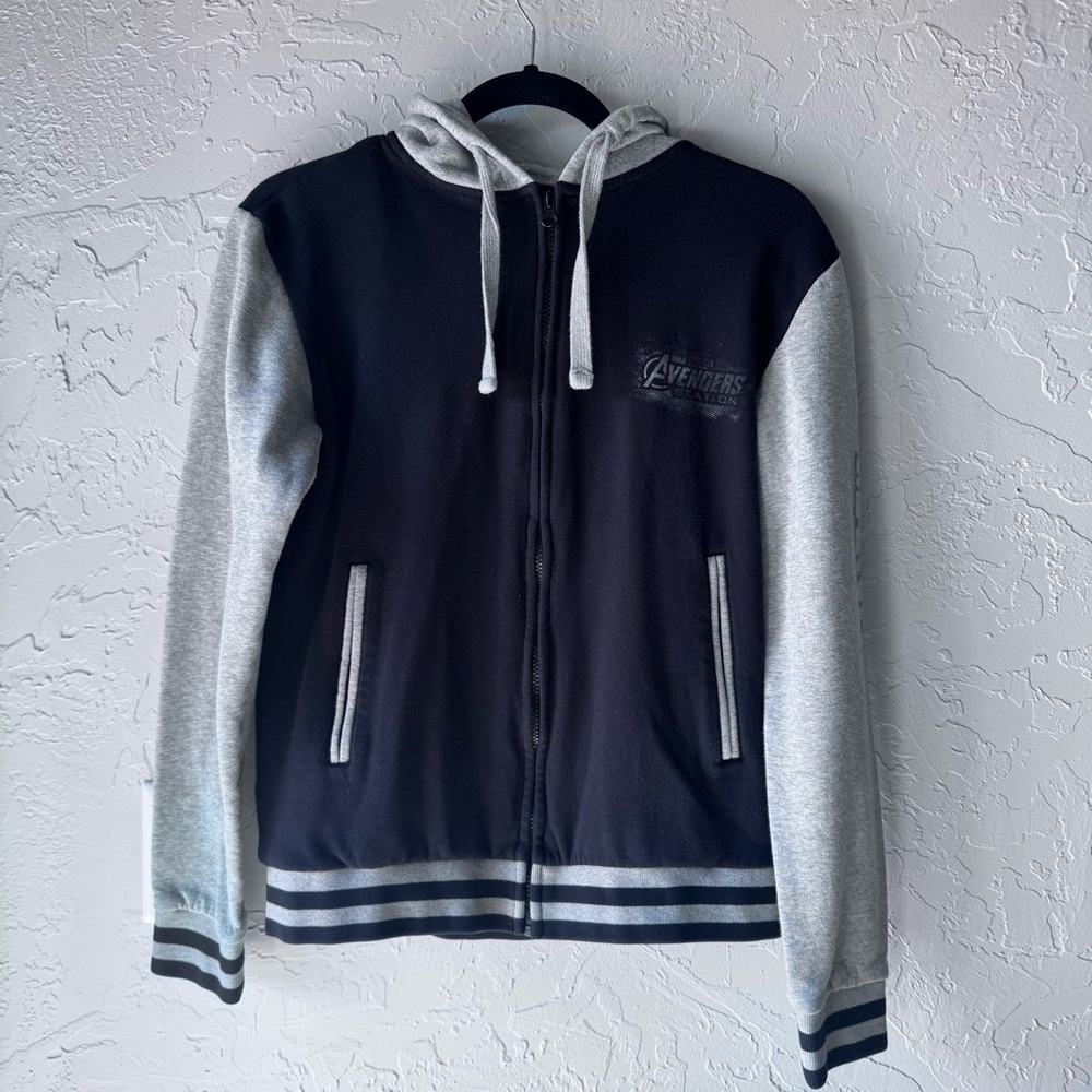 Marvel Avengers S.T.A.T.I.O.N. Disneyland Marvel Universe zip up hoodie in Sz M